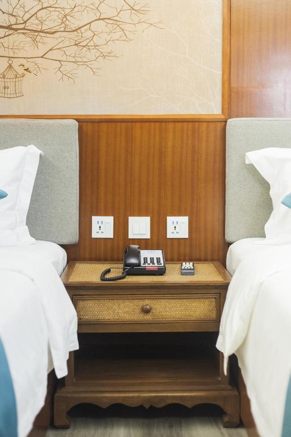 Thapae Twins Hotel 치앙마이 외부 사진
